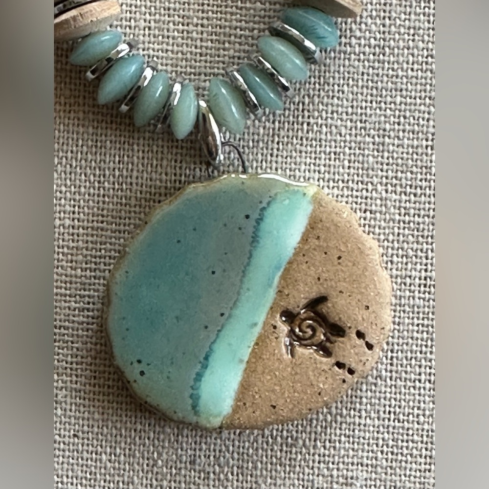 20 inch Ceramic and Wood bead necklace NWOT - Picture 4 of 15